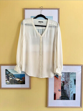 Tahari Ivory Sheer Button Front Blouse Size M Ruffle Cuff